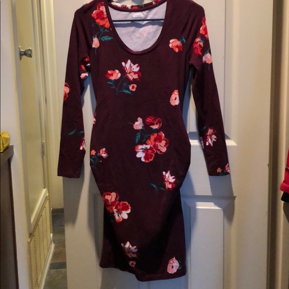 Maternity Fitted Floral Dress (old navy)